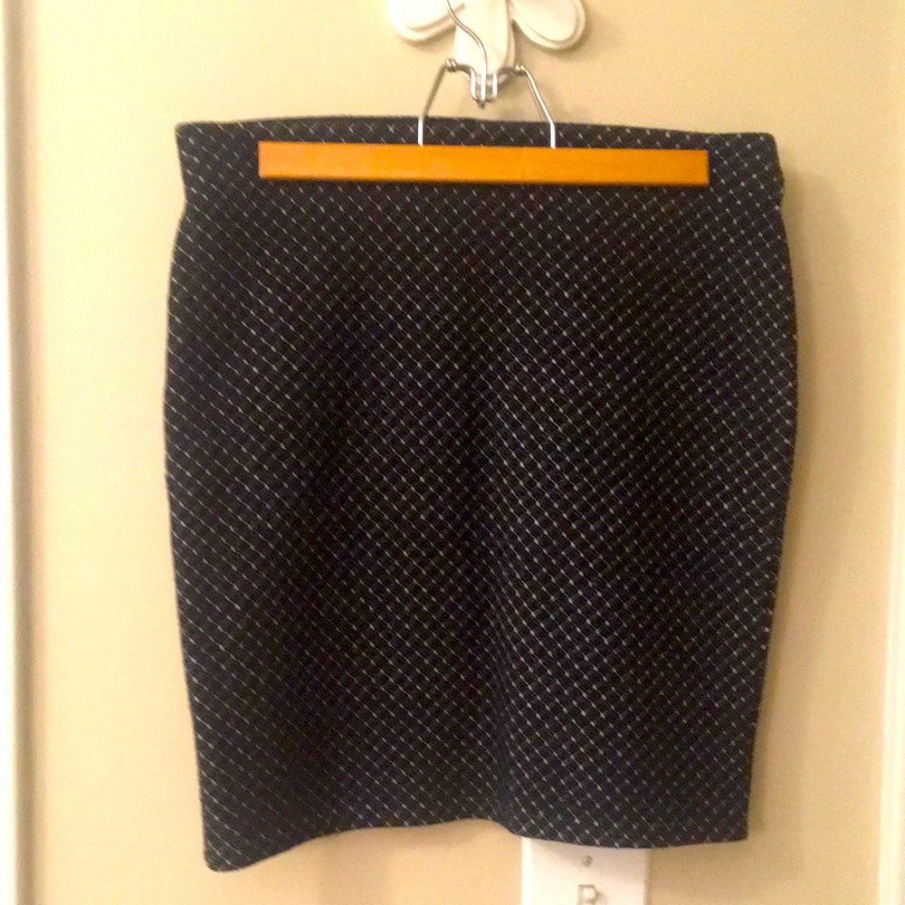 Stretchy patterned mini skirt from Loft